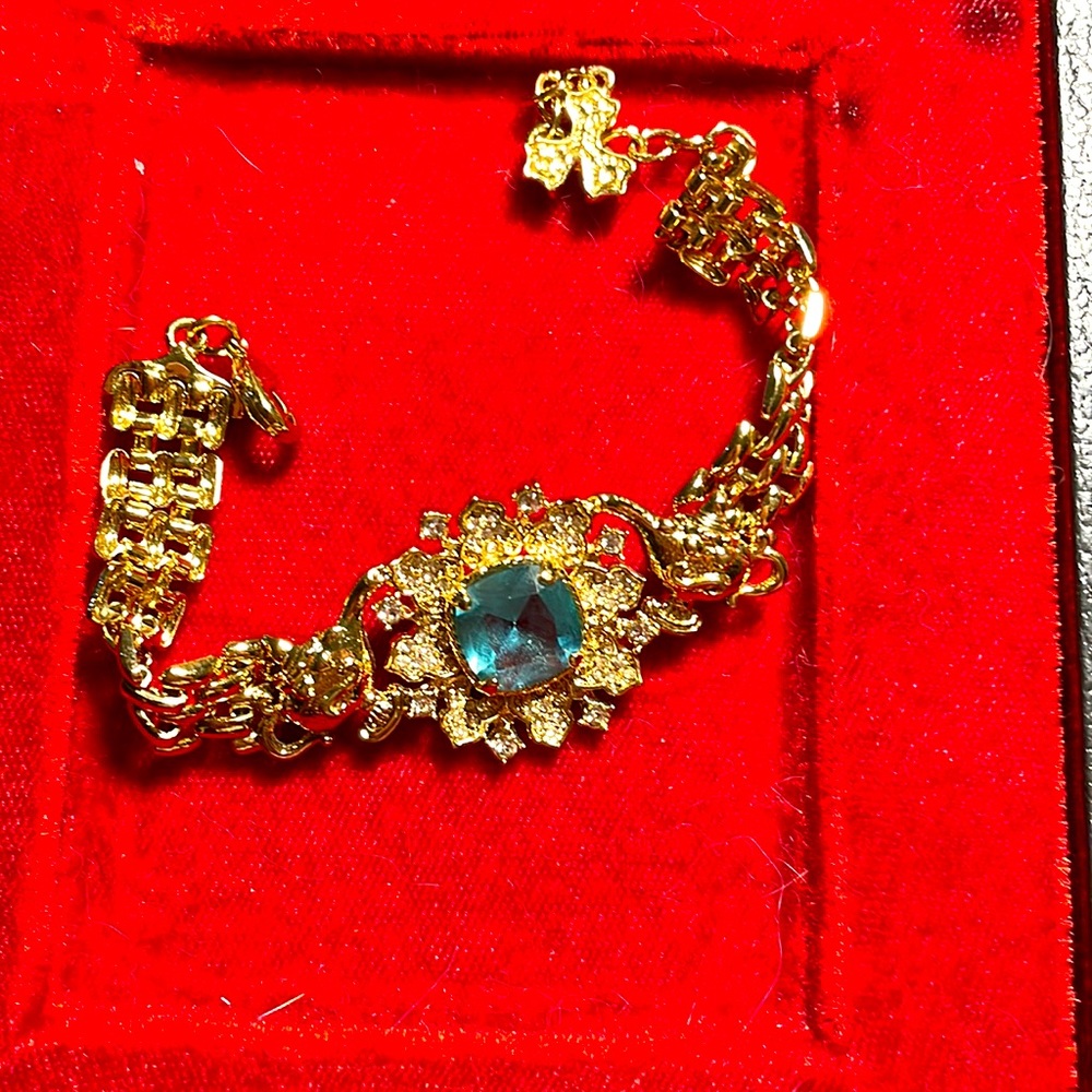Vintage Bracelet with blue stone